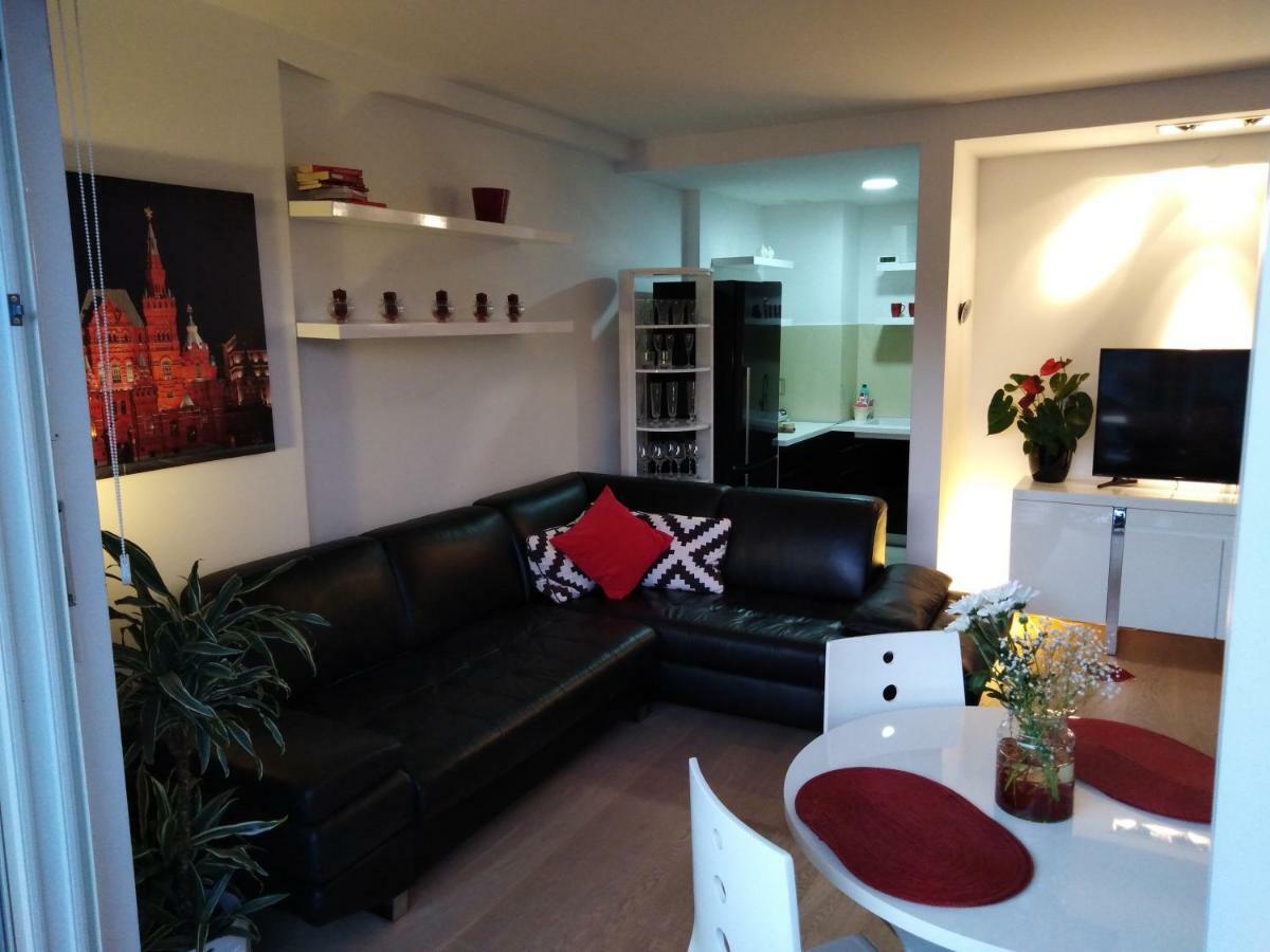 Red Lux Appartement Budva Buitenkant foto